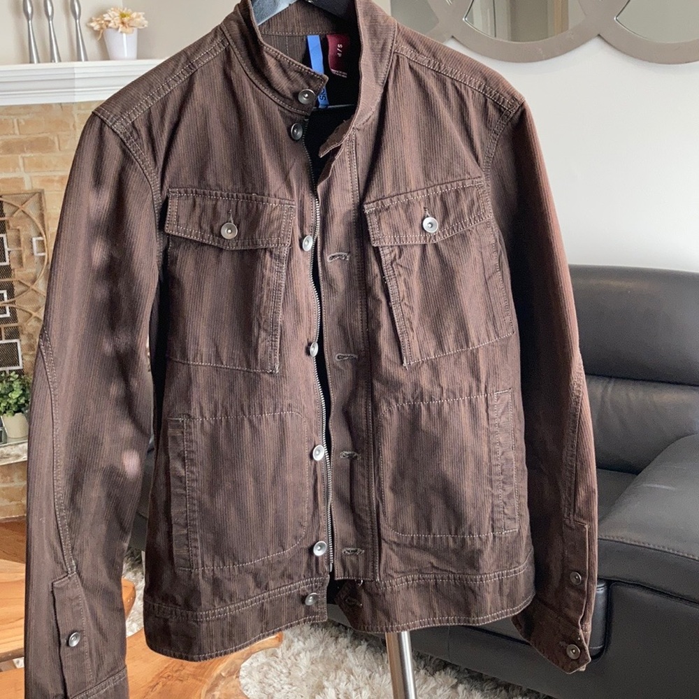 Lightweight textured brown jacket